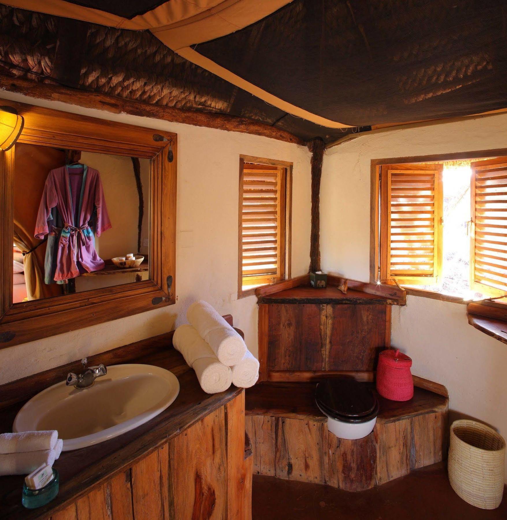 Hotel Elewana Lewa Safari Camp à Timau Extérieur photo